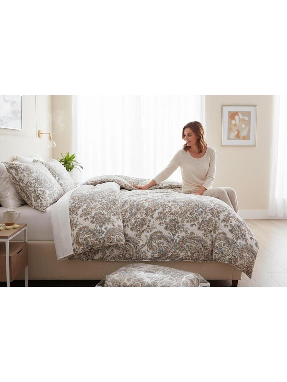 Ralph Lauren Elegant Paisley Print Comforter - King Size